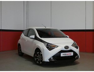 
										TOYOTA AYGO 1.0 72CV X-PLAY full									