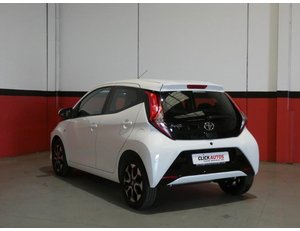 
										TOYOTA AYGO 1.0 72CV X-PLAY full									