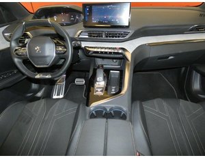 
										PEUGEOT 5008 1.5 BLUEHDI 130CV GT EAT8 full									