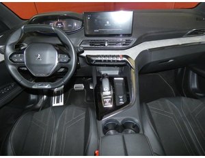 
										PEUGEOT 5008 1.5 BLUEHDI 130CV GT EAT8 full									