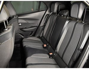 
										PEUGEOT 2008 1.2 PURETECH 100CV ALLURE PACK full									