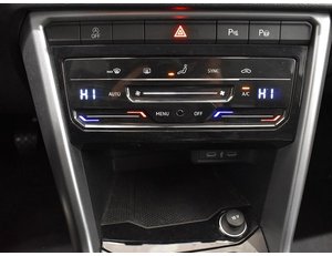 
										VOLKSWAGEN T-ROC 1.0 TSI 110CV LIFE full									
