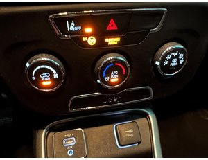 
										JEEP COMPASS 1.6 MJET 120CV SPORT full									