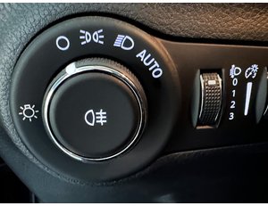 
										JEEP COMPASS 1.6 MJET 120CV SPORT full									