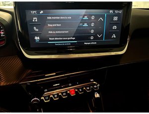 
										PEUGEOT 2008 NEW 1.2 PURETECH 100CV ACTIVE full									