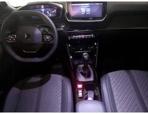 
										PEUGEOT 2008 NUEVO 1.2 PURETECH 100CV ALLURE full									