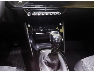 
										PEUGEOT 2008 NUEVO 1.2 PURETECH 100CV ALLURE full									