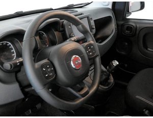 
										FIAT PANDA 1.0 70CV CROSS HYBRID full									