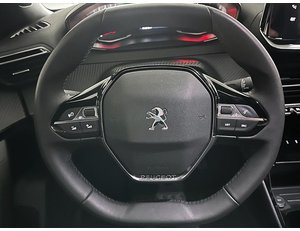 
										PEUGEOT 2008 1.2 PURETECH 100CV ALLURE full									