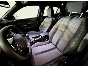 
										PEUGEOT 2008 1.2 PURETECH 100CV ALLURE full									