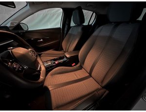 
										PEUGEOT 208 1.2 PURETECH 100CV ALLURE PACK EAT8 full									