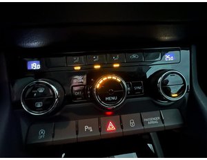 
										SKODA KAROQ 1.5 TSI 150CV AMBITION full									