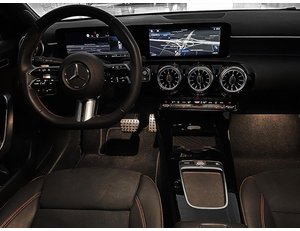 
										MERCEDES BENZ CLASE A 2.0 D 116CV 180D AMG LINE PREMIUM full									