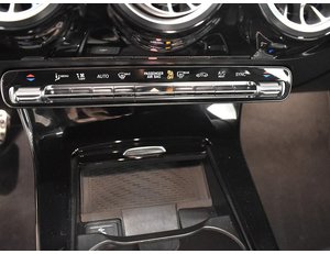 
										MERCEDES BENZ CLASE A 2.0 D 116CV 180D AMG LINE PREMIUM full									