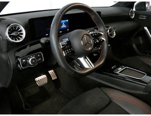 
										MERCEDES BENZ CLASE A 2.0 D 116CV 180D AMG LINE PREMIUM full									