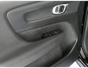 
										VOLVO XC40 1.5 129CV T2 ESSENTIAL AUTO full									