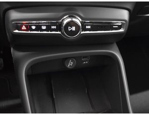 
										VOLVO XC40 1.5 129CV T2 ESSENTIAL AUTO full									