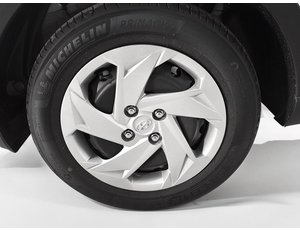 
										HYUNDAI BAYON 1.2 MPI 84CV ESSENCE full									