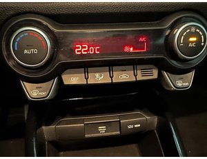 
										KIA STONIC 1.2 DPI 84CV DRIVE full									