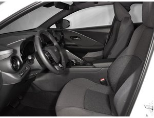 
										TOYOTA C-HR 1.8 E-CVT 140CV 140H ACTIVE full									