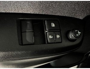 
										TOYOTA YARIS 1.5 E-CVT 120CV 120H BUSINESS PLUS full									