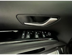 
										HYUNDAI TUCSON 1.6 CRDI 136CV 48V TECNO BICOLOR full									