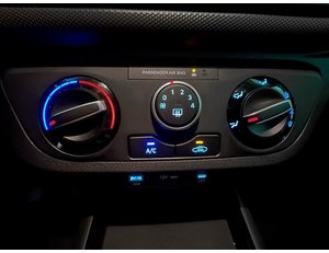 
										HYUNDAI I10 1.0 MPI 63CV ESSENCE CONNECT full									