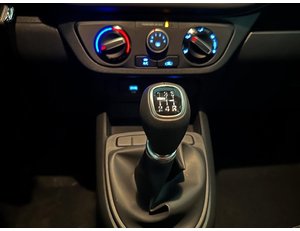 
										HYUNDAI I10 1.0 MPI 63CV ESSENCE CONNECT full									