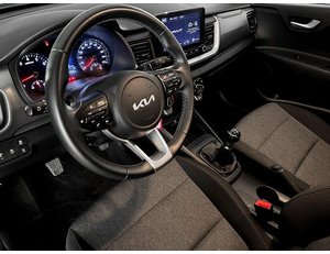 
										KIA STONIC 1.2 84CV CONCEPT full									