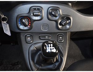 
										FIAT PANDA 1.0 70CV HYBRID full									