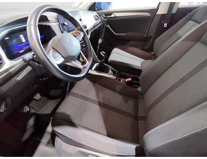 
										VOLKSWAGEN T-ROC 1.5 TSI 150CV LIFE full									