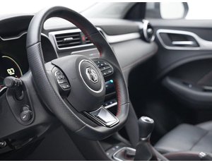 
										MG ZS 1.5 106CV LUXURY MT full									