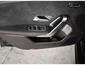 
										MERCEDES BENZ CLASE A 1.9 116CV 180D AMG LINE full									