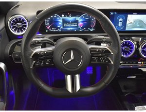 
										MERCEDES BENZ CLASE A 1.9 116CV 180D AMG LINE full									