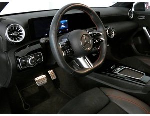 
										MERCEDES BENZ CLASE A 1.9 116CV 180D AMG LINE full									