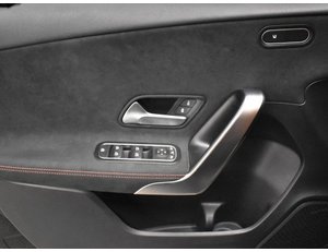 
										MERCEDES BENZ CLASE A 1.9 150CV 200D AMG LINE full									