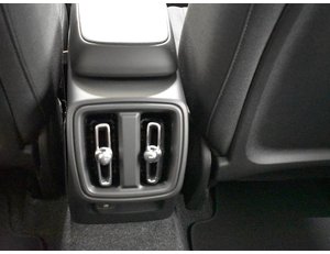 
										VOLVO XC40 2.0 163CV B3 G ESSENTIAL AUTO full									