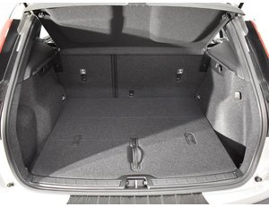 
										VOLVO XC40 2.0 163CV B3 G ESSENTIAL AUTO full									