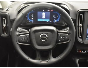 
										VOLVO XC40 2.0 163CV B3 G ESSENTIAL AUTO full									