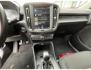 
										VOLVO XC40 2.0 D3 full									