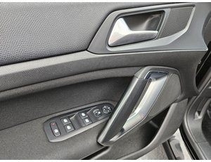 
										PEUGEOT 308 SW 1.5 BLUE HDI ACTIVE 130CV full									