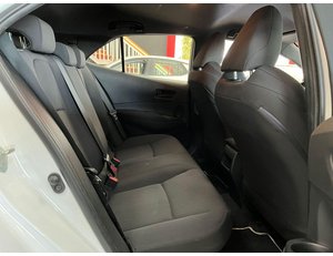 
										TOYOTA COROLLA 1.8 125H BUSINESS PLUS E-CVT full									
