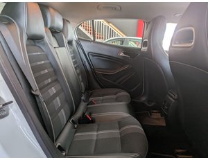 
										MERCEDES BENZ CLASE GLA MERCEDES-BENZ 200D 7G-DCT AUTO full									
