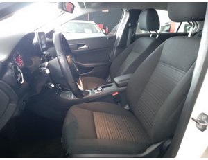 
										MERCEDES BENZ CLASE A MERCEDES-BENZ 180D BE EDITION full									