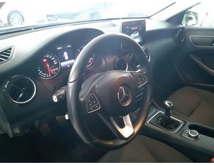 
										MERCEDES BENZ CLASE A MERCEDES-BENZ 180D BE EDITION full									