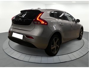 
										VOLVO V40 2.0 D2 ECO MOMENTUM full									