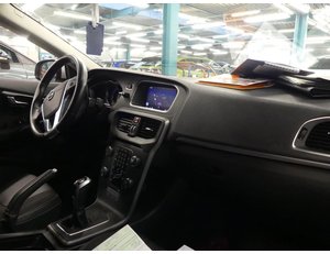 
										VOLVO V40 2.0 D2 ECO MOMENTUM full									