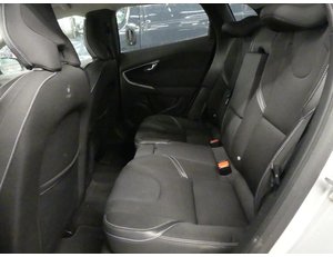 
										VOLVO V40 2.0 D2 ECO MOMENTUM full									