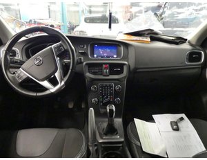 
										VOLVO V40 2.0 D2 ECO MOMENTUM full									