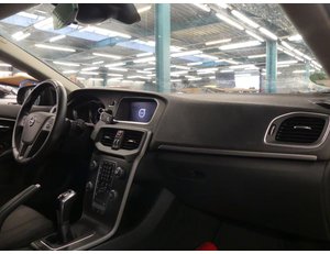 
										VOLVO V40 2.0 D2 ECO KINETIC full									